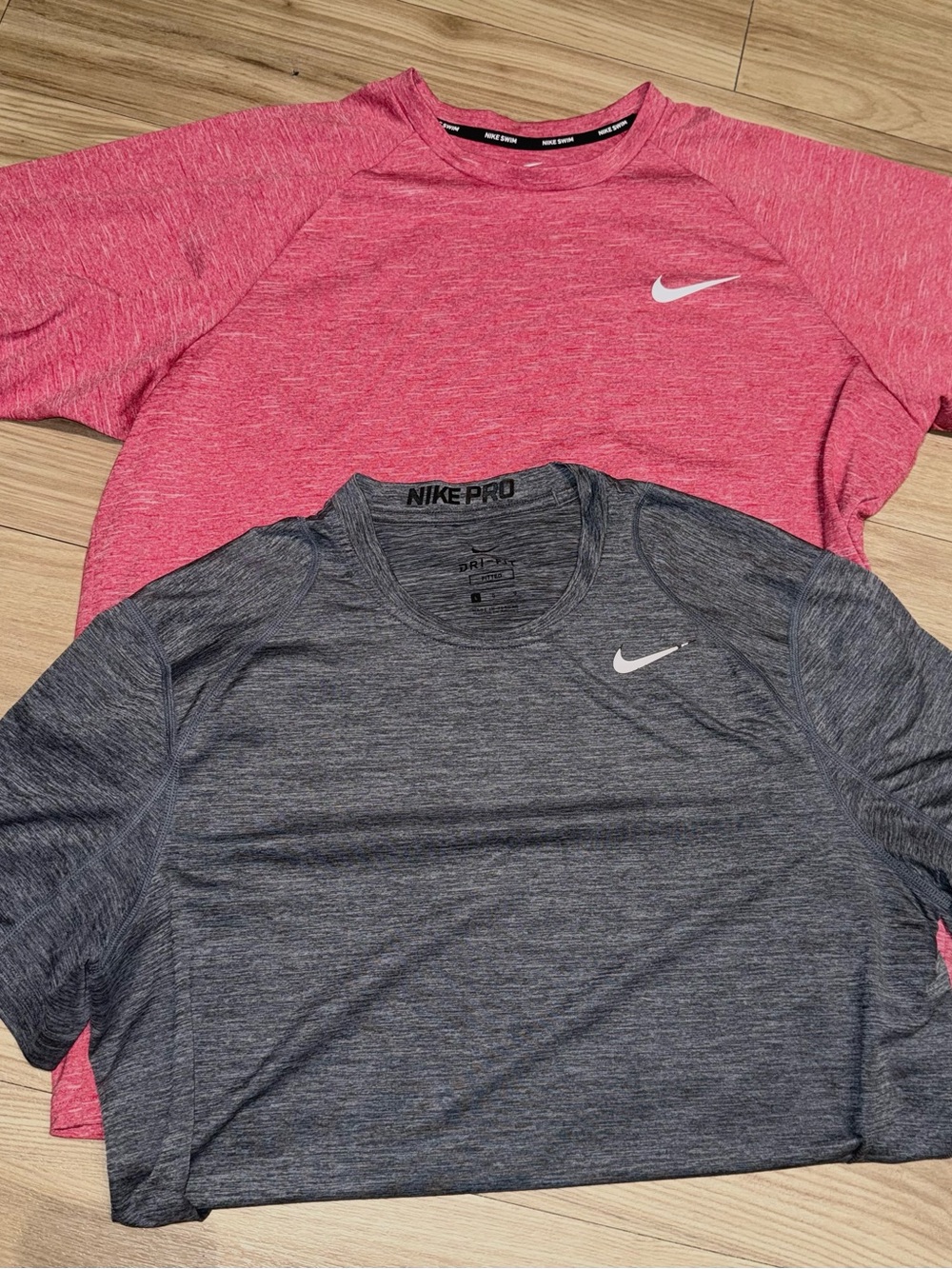 Nike Heather Red & Heather Gray Dri-FIT Athletic Tops Lot of 2 Men’s large